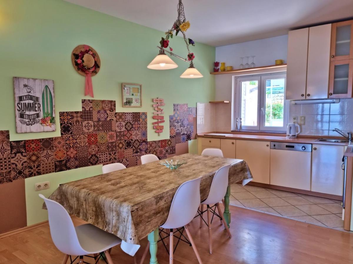 Apartments Soric أوميس المظهر الخارجي الصورة