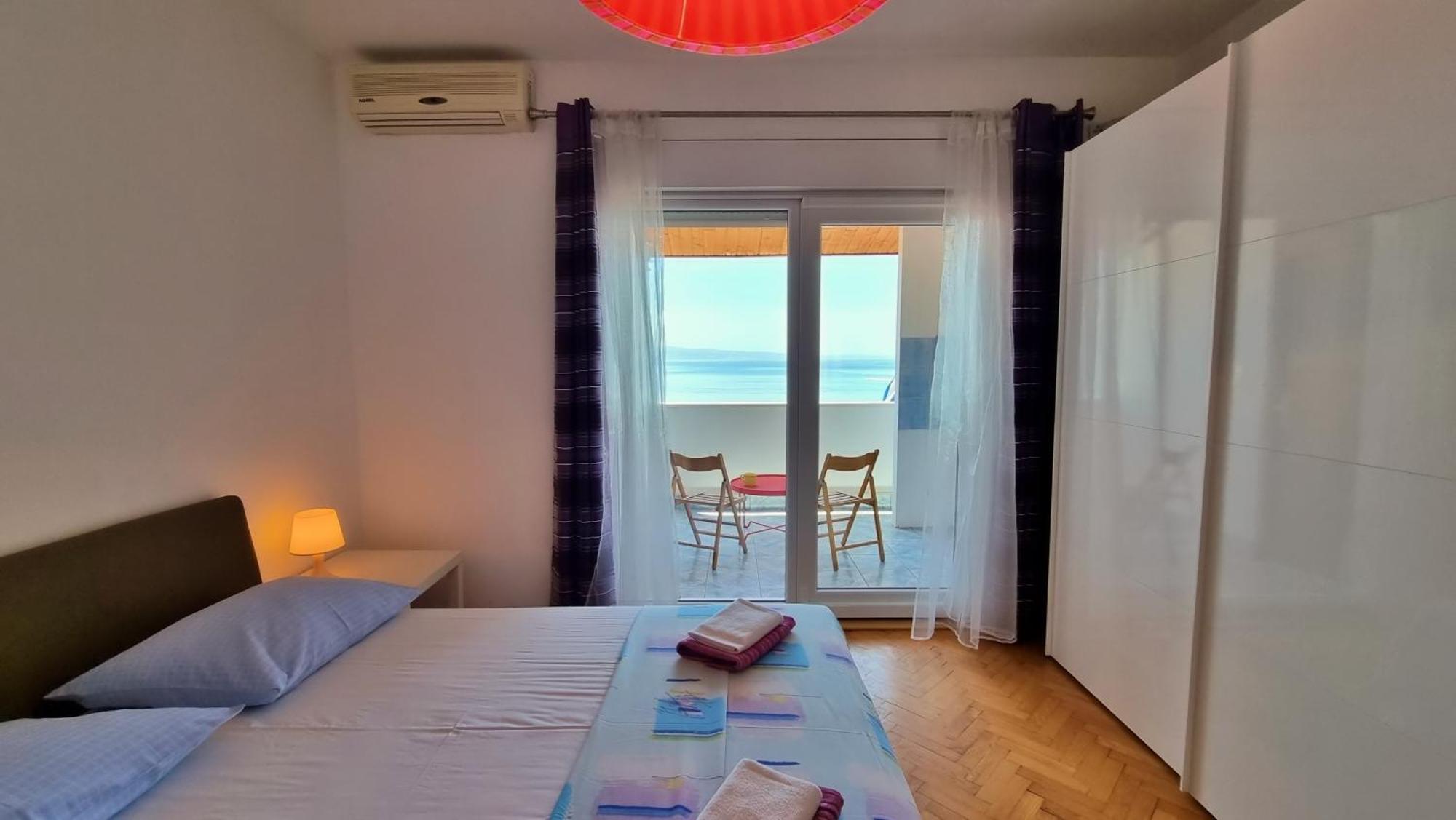 Apartments Soric أوميس الغرفة الصورة
