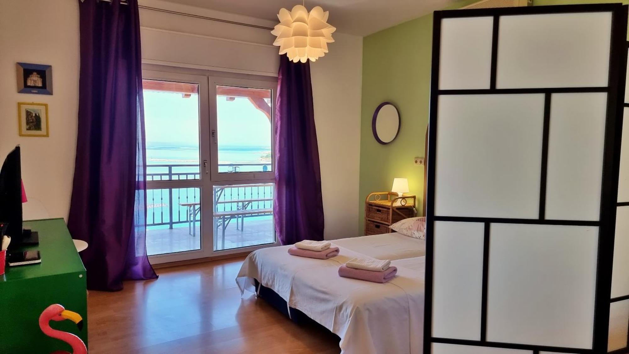 Apartments Soric أوميس الغرفة الصورة