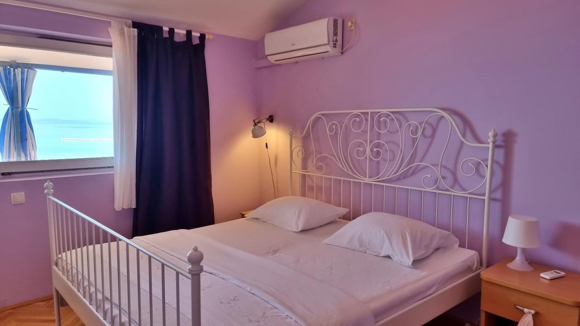 Apartments Soric أوميس الغرفة الصورة
